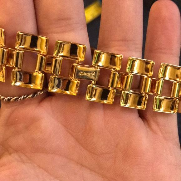 Avon Goldtone Chunky Link Bracelet - Picture 3 of 5